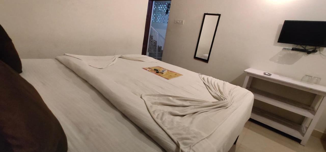 Rj14 Accommodations At Baga Beach Экстерьер фото