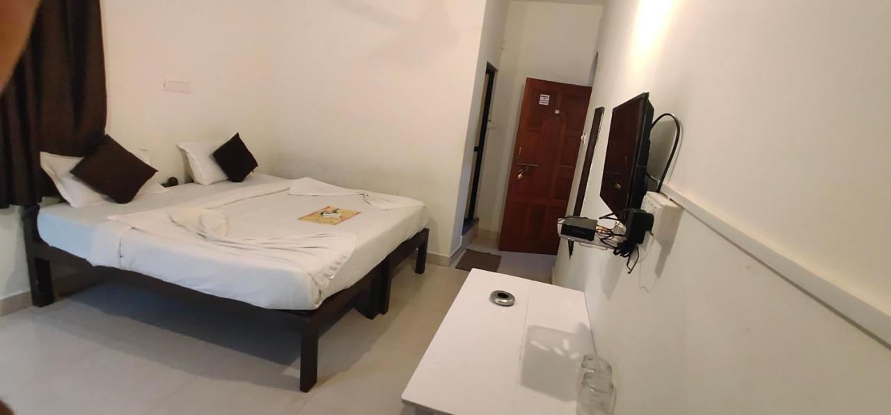 Rj14 Accommodations At Baga Beach Экстерьер фото
