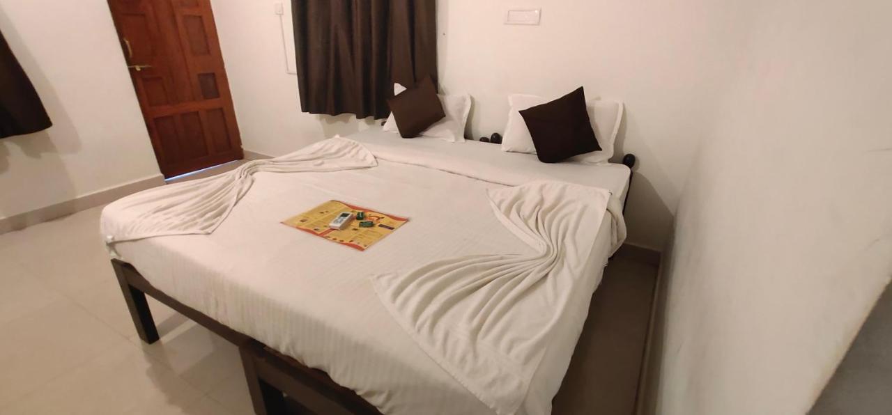 Rj14 Accommodations At Baga Beach Экстерьер фото