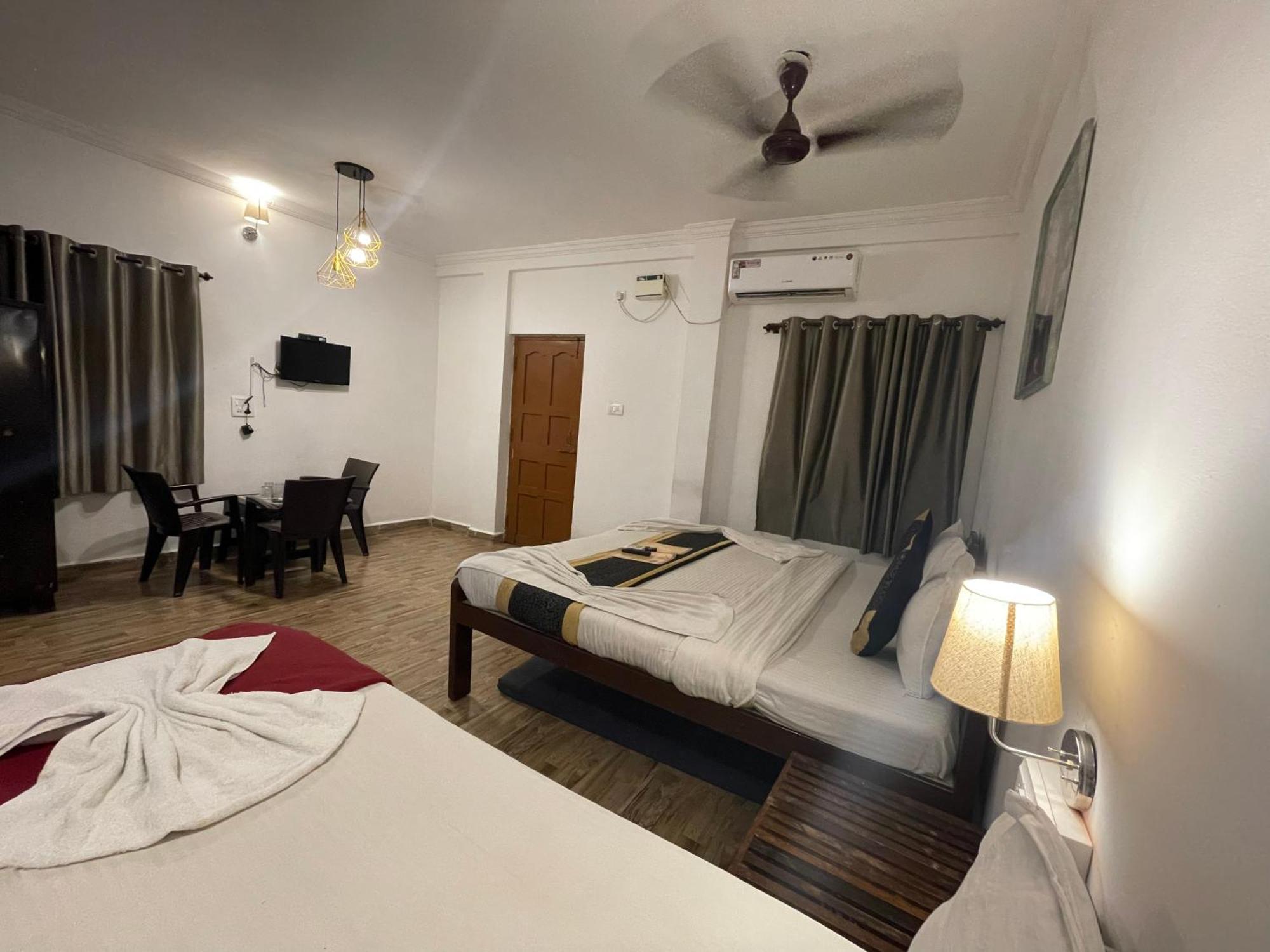 Rj14 Accommodations At Baga Beach Экстерьер фото