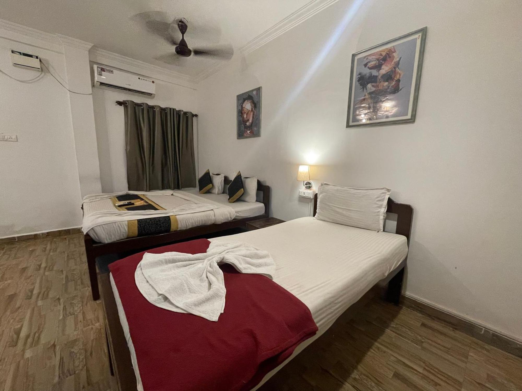 Rj14 Accommodations At Baga Beach Экстерьер фото