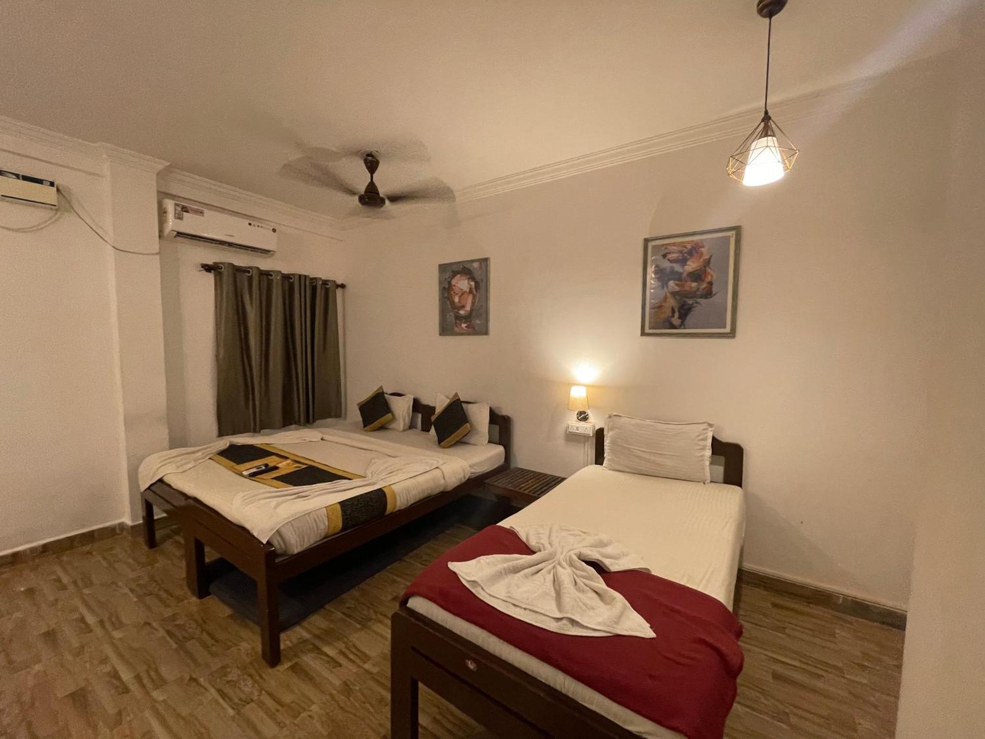 Rj14 Accommodations At Baga Beach Экстерьер фото